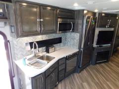 2023 Holiday Rambler Vacationer 35K, $ 165,000