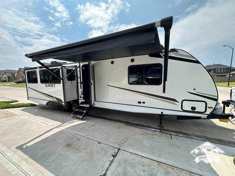 2023 CrossRoads Sunset Trail 330SI, $ 40,000