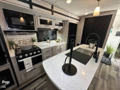 2023 CrossRoads Sunset Trail 330SI, $ 40,000