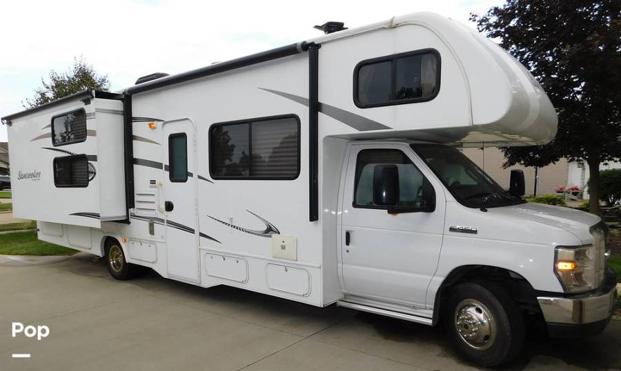 2015 Forest River Sunseeker 3170DS, $ 49,900