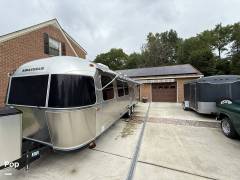 2017 Airstream Classic 30 Queen, $ 100,000