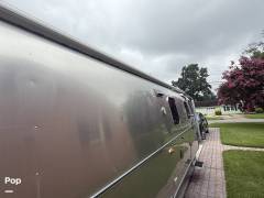 2017 Airstream Classic 30 Queen, $ 100,000