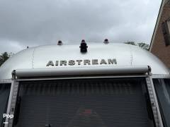 2017 Airstream Classic 30 Queen, $ 100,000