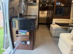 2017 Airstream Classic 30 Queen, $ 100,000
