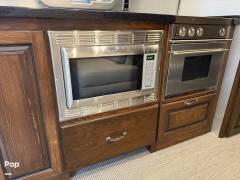 2017 Airstream Classic 30 Queen, $ 100,000
