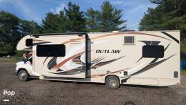 2019 Thor Motor Coach Outlaw 29J, $ 83,900
