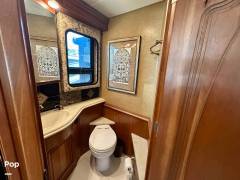 2016 Winnebago Grand Tour 42QL, $ 195,000