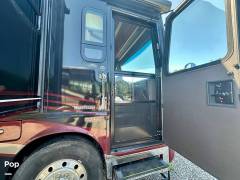 2016 Winnebago Grand Tour 42QL, $ 195,000