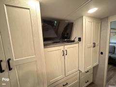 2022 Winnebago Adventurer 35F, $ 105,000