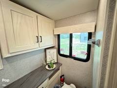 2022 Winnebago Adventurer 35F, $ 105,000
