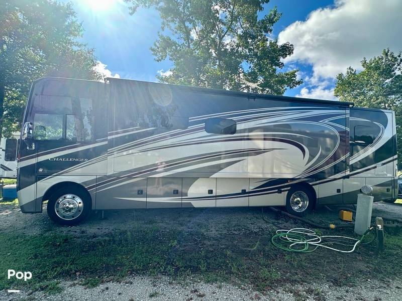 2015 Thor Motor Coach Challenger 35HT, $ 48,950