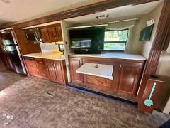 2015 Thor Motor Coach Challenger 35HT, $ 48,950