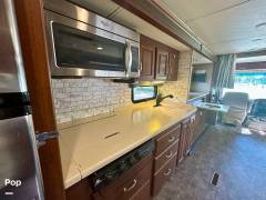 2015 Thor Motor Coach Challenger 35HT, $ 48,950