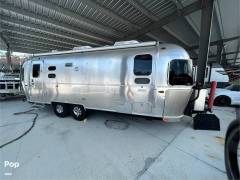 2020 Airstream Flying Cloud 25FB Twin, $ 65,000