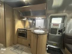 2020 Airstream Flying Cloud 25FB Twin, $ 65,000