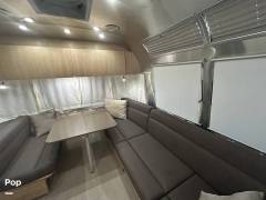 2020 Airstream Flying Cloud 25FB Twin, $ 65,000