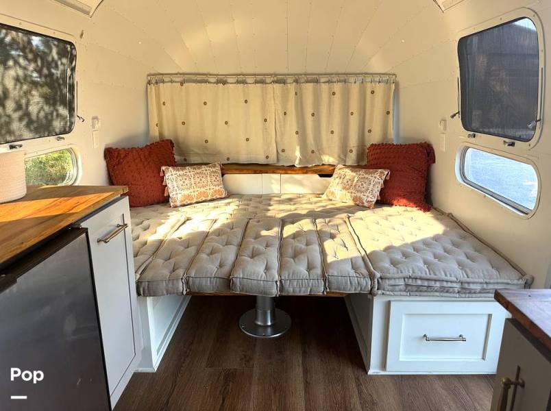 1973 Airstream Sovereign 31, $ 79,000