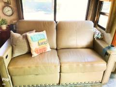 2012 Winnebago Journey 36M, $ 85,000