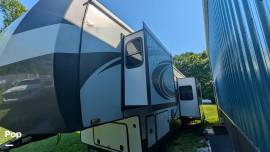 2022 Forest River Sandpiper 384QBOK, $ 49,999