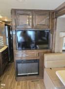 2019 Thor Motor Coach Palazzo 37.4, $ 152,000