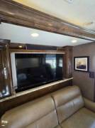 2019 Thor Motor Coach Palazzo 37.4, $ 152,000