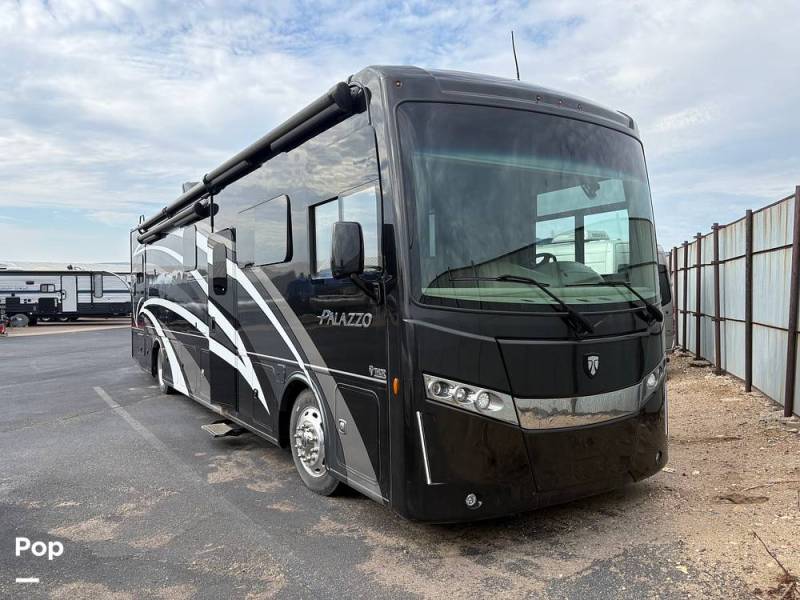 2019 Thor Motor Coach Palazzo 37.4, $ 152,000