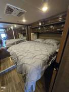 2019 Thor Motor Coach Palazzo 37.4, $ 152,000