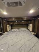 2019 Thor Motor Coach Palazzo 37.4, $ 152,000