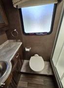 2019 Thor Motor Coach Palazzo 37.4, $ 152,000