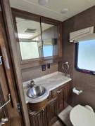 2019 Thor Motor Coach Palazzo 37.4, $ 152,000