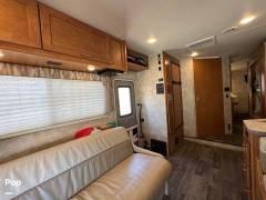 2019 Winnebago Minnie Winnie 31G, $ 65,000