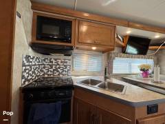 2019 Winnebago Minnie Winnie 31G, $ 65,000