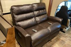 2017 Thor Motor Coach Four Winds 31L, $ 52,998