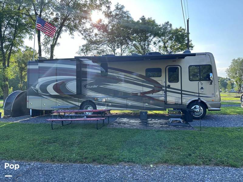 2018 Fleetwood Bounder 35K, $ 84,900