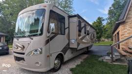 2016 Thor Motor Coach Hurricane 32N, $ 49,900