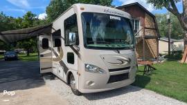 2016 Thor Motor Coach Hurricane 32N, $ 49,900