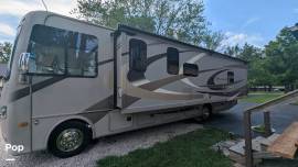 2016 Thor Motor Coach Hurricane 32N, $ 49,900