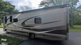 2016 Thor Motor Coach Hurricane 32N, $ 49,900
