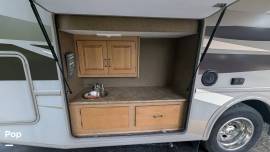2016 Thor Motor Coach Hurricane 32N, $ 49,900