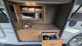 2016 Thor Motor Coach Hurricane 32N, $ 49,900