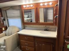 2007 Fleetwood Revolution LE 40V, $ 69,900