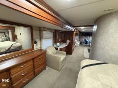2007 Fleetwood Revolution LE 40V, $ 69,900