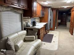 2007 Fleetwood Revolution LE 40V, $ 69,900