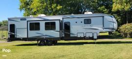 2022 Cherokee Arctic Wolf 3810SUITE, $ 44,999