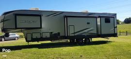 2022 Cherokee Arctic Wolf 3810SUITE, $ 44,999