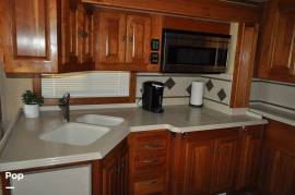 2006 Monaco Dynasty 42 Diamond IV, $ 96,000