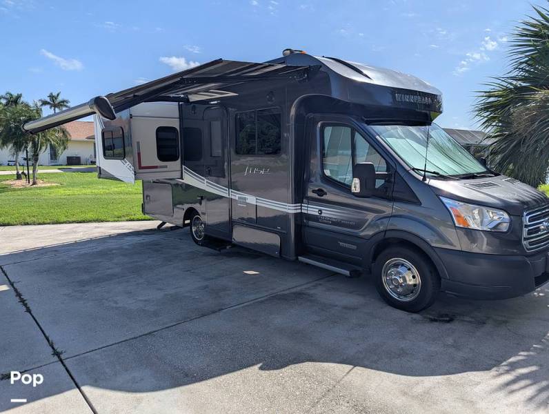 2019 Winnebago Fuse 23T, $ 75,000