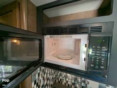 2019 Winnebago Fuse 23T, $ 75,000