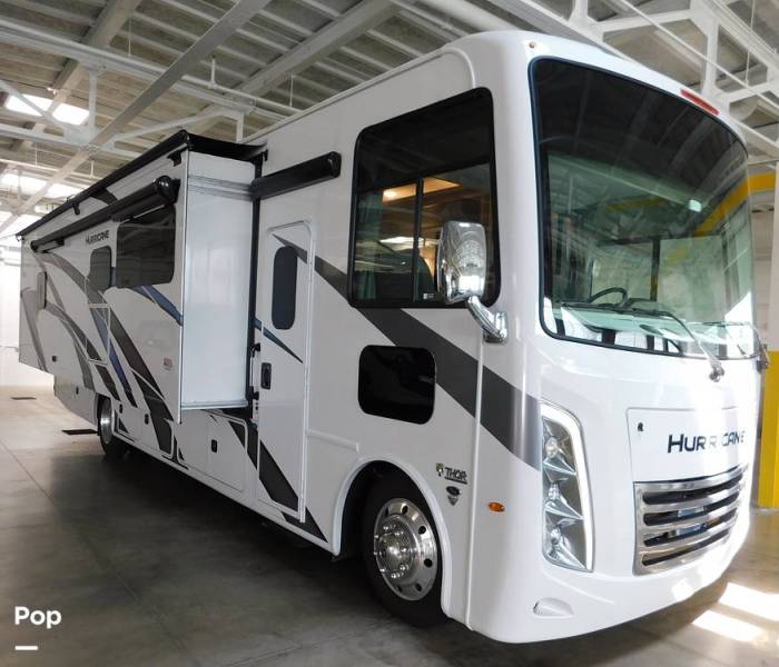 2024 Thor Motor Coach Hurricane 34R, $ 169,900