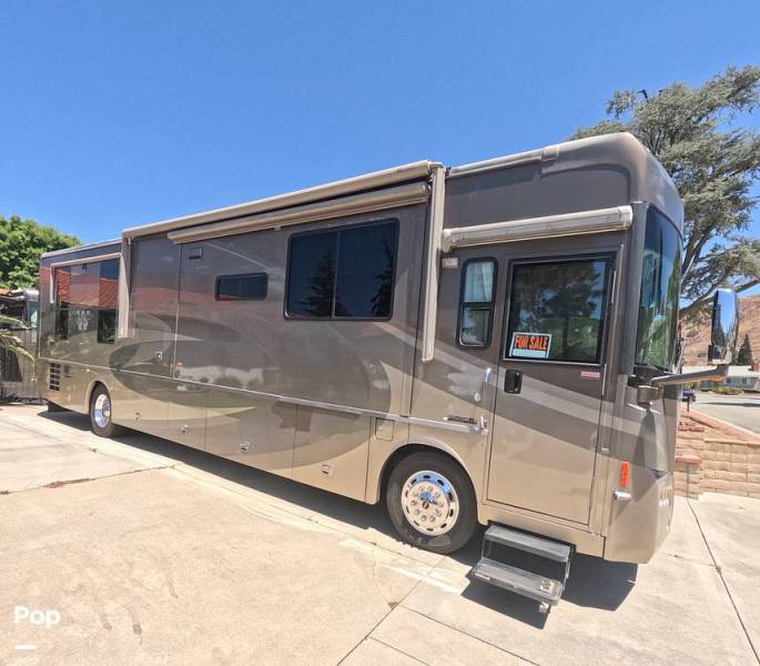 2006 Winnebago Tour 40KD, $ 45,000
